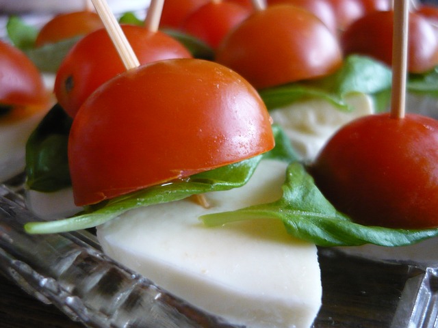 mocarella-tomaty-bazilik